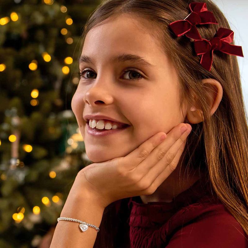 Gavesett MERRY CHRISTMAS GRANDDAUGHTER armbånd & hårspenner Barn Joma Jewellery
