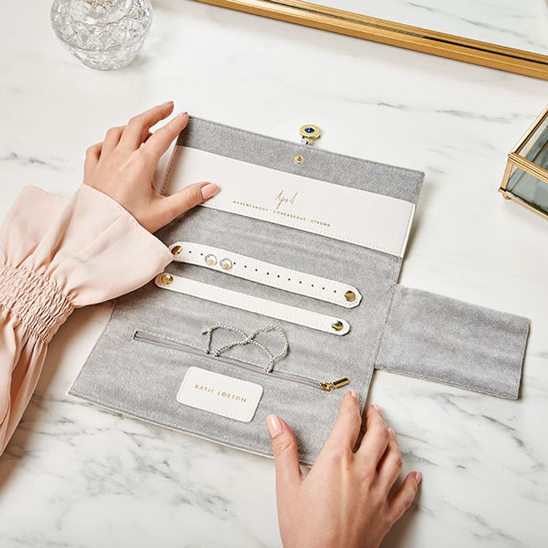 Smykkeskrin APRIL fødselsstein Rock Crystal Katie Loxton